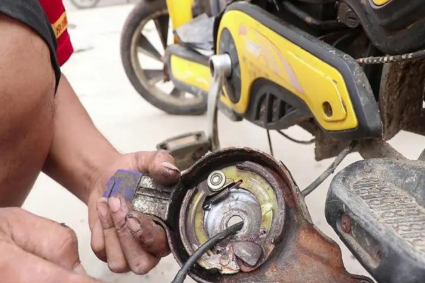 遵义市电动车刹车故障